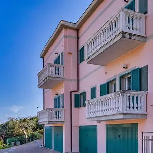https://bijoux-apartment-by-wonderful-italy.hotelitalianriviera.com